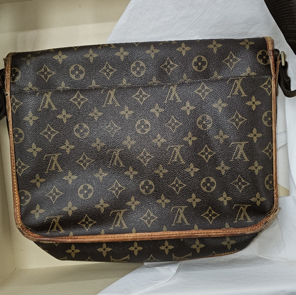 Louis Vuitton Classic Monogram Bosphore MM Messenger Bag - Picture 4 of 6